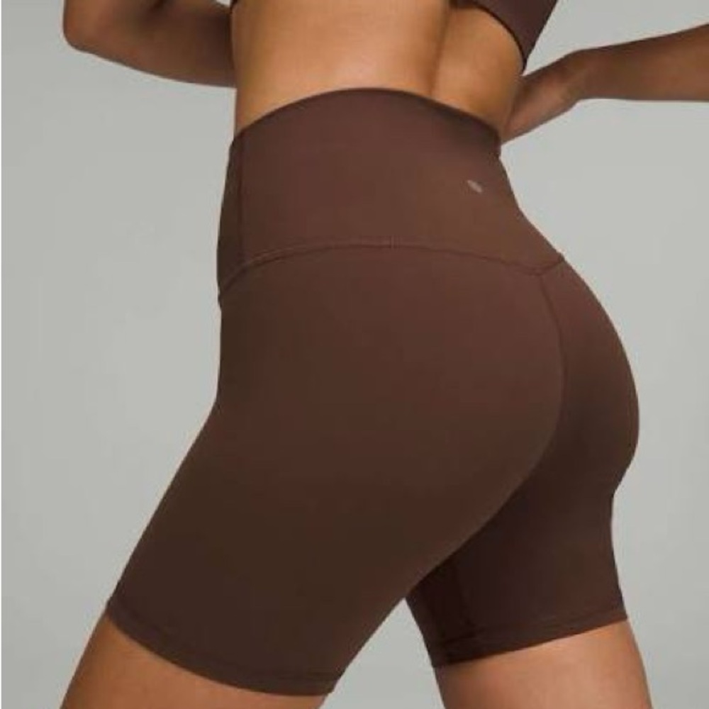 Lululemon Align High-Rise Short 6"
Java